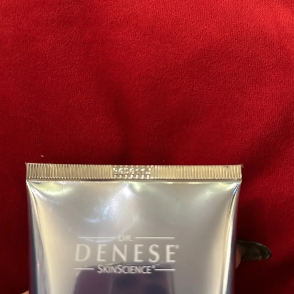 New sealed Dr. Denese SPF‎ 40 Tinted Defense Day Cream, 6 oz